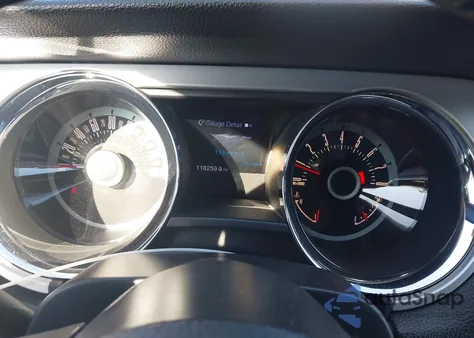 2013 Ford Mustang V6 Premium z USA, uszkodzony, nr VIN 1ZVBP8EM6D5227942